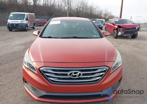 2015 Hyundai Sonata Sport 2.0T z USA, uszkodzony, nr VIN 5NPE34AB6FH138268